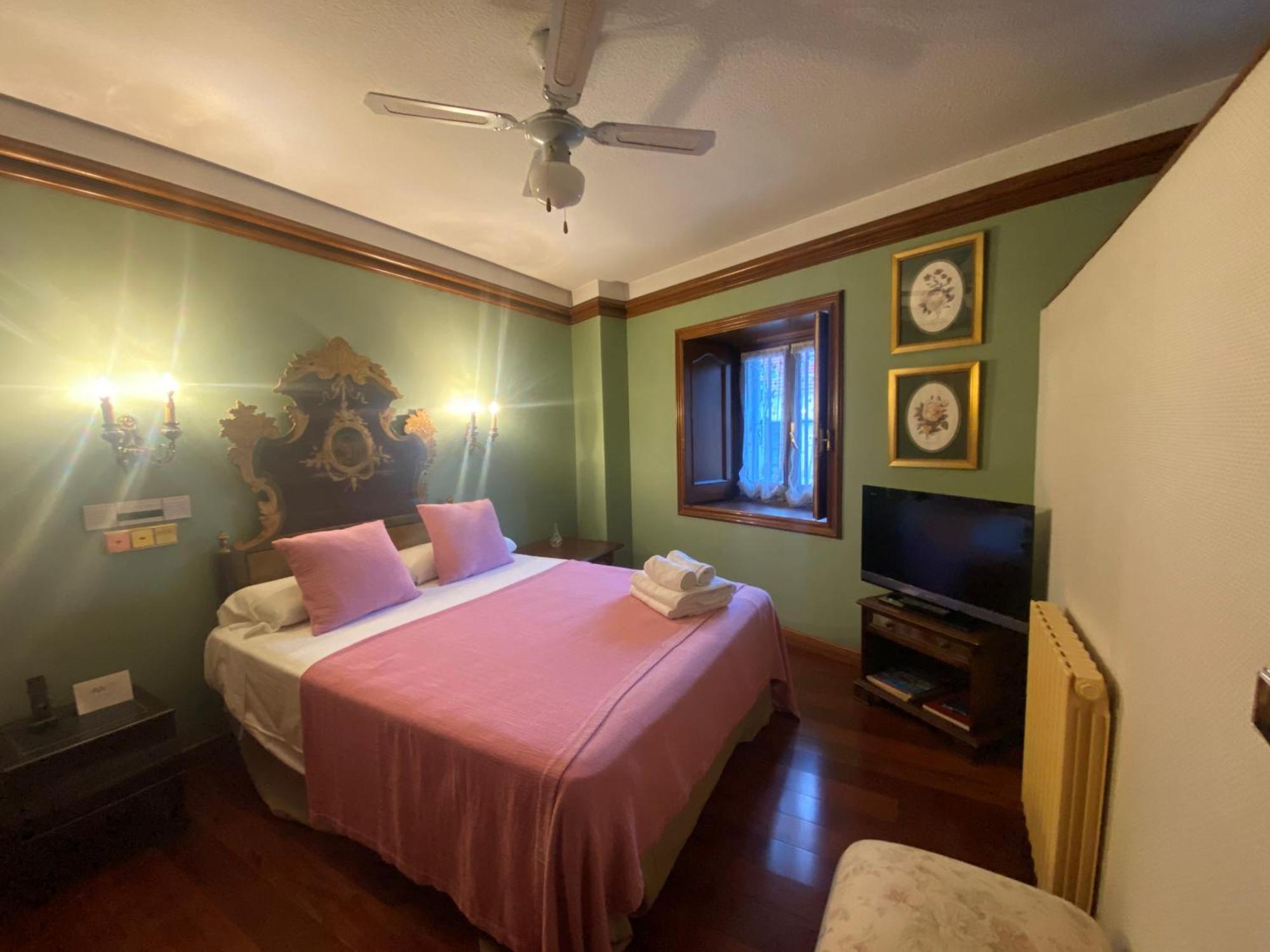 Apartamentos Maria Luisa Burgo Exteriör bild